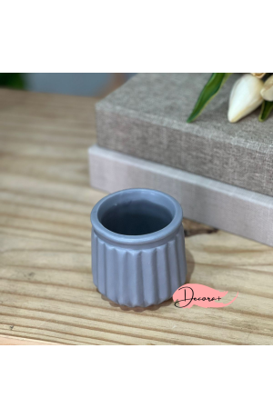 Vaso Canelado de Cerâmica Cinza (PQ)- 7,5cm X 7,5cm