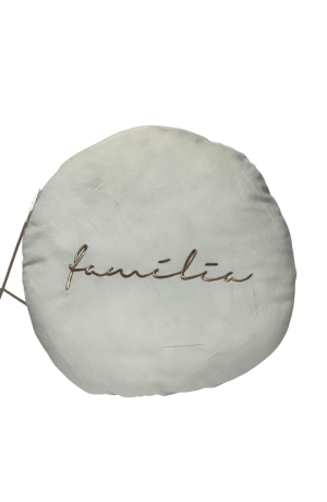 Almofada Creme Redonda de Pelinho ''Familia'' 40cm